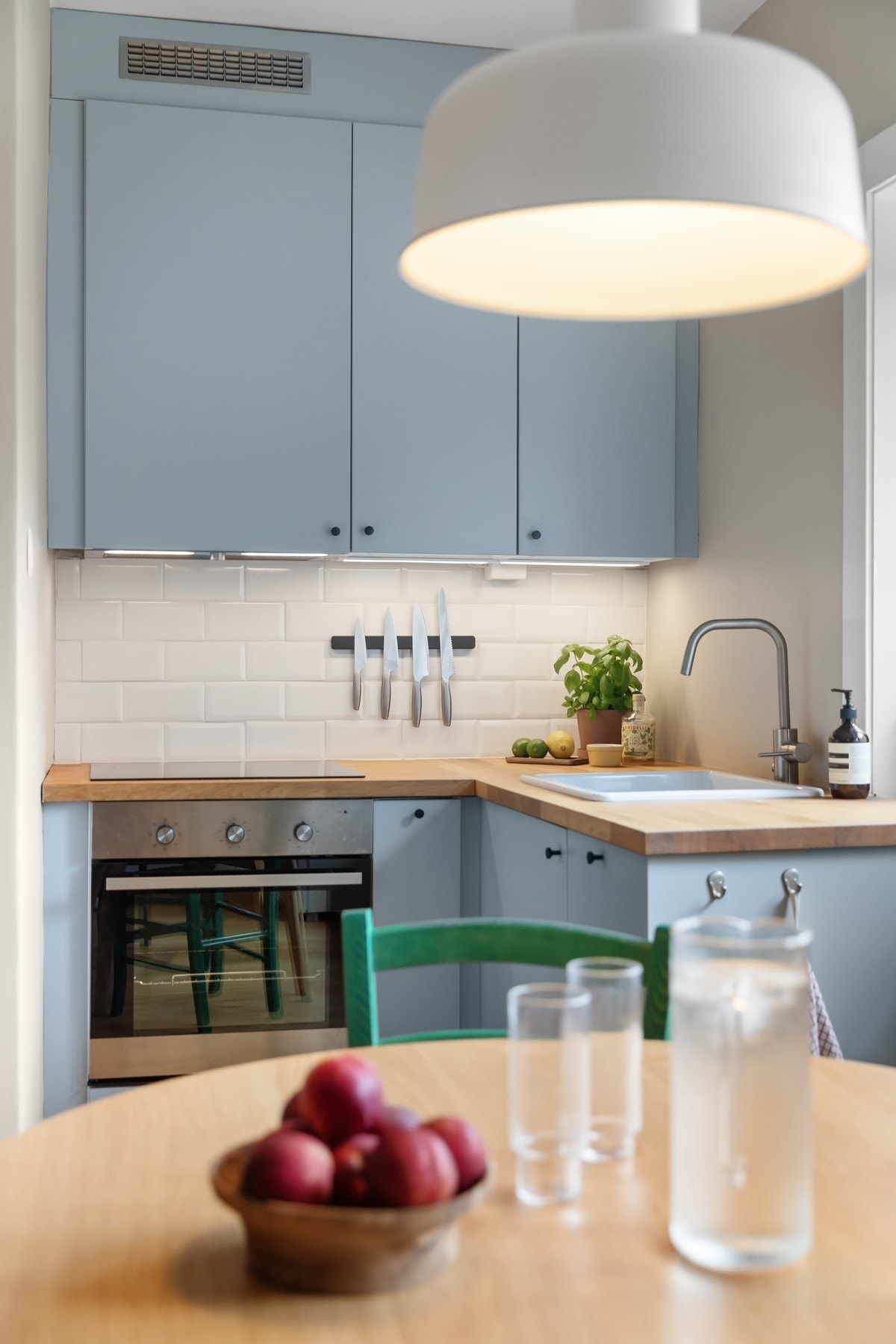 God takhøyde på ca. 2,64m i stuen. Galleribilde