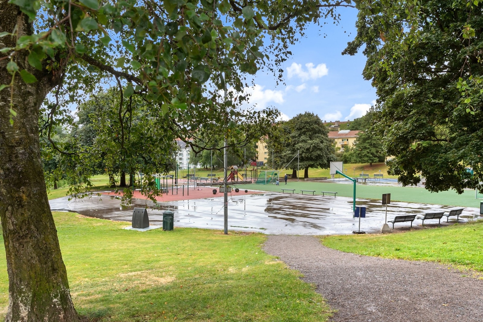 Fra leiligheten får man direkte utsyn mot Iladalen. Galleribilde