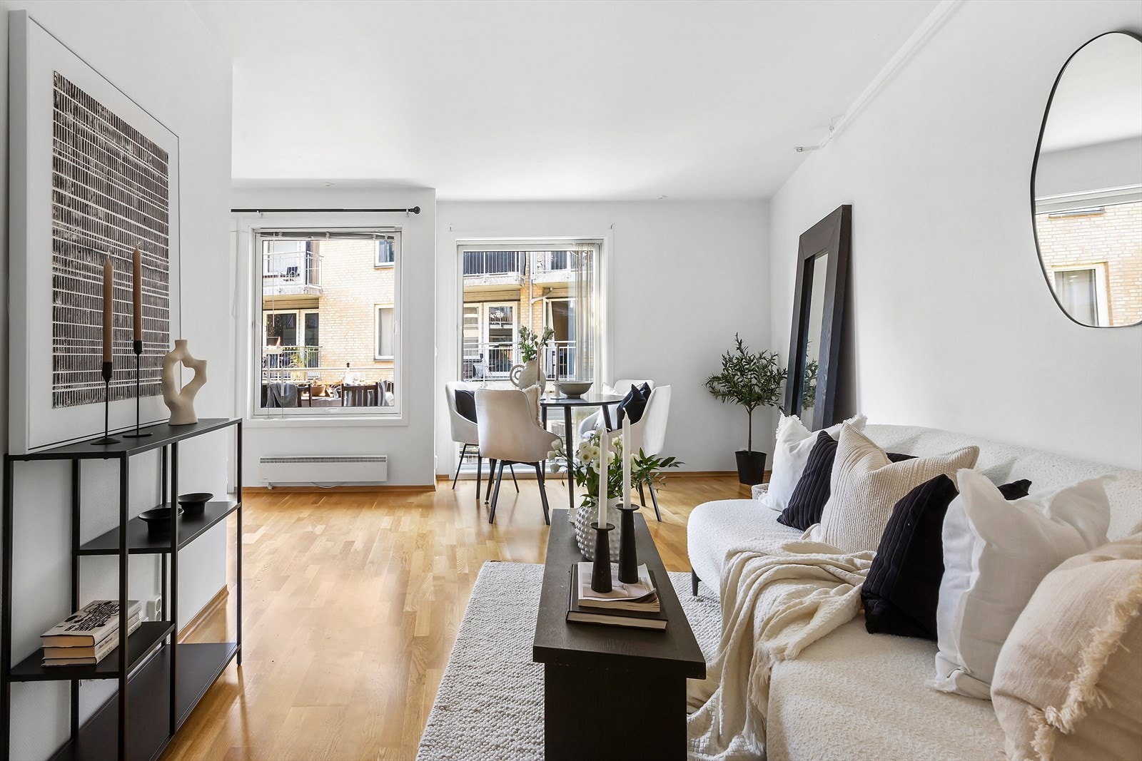 Dette er en lys og innbydende 2-roms med flott beliggenhet på Grünerløkka Galleribilde