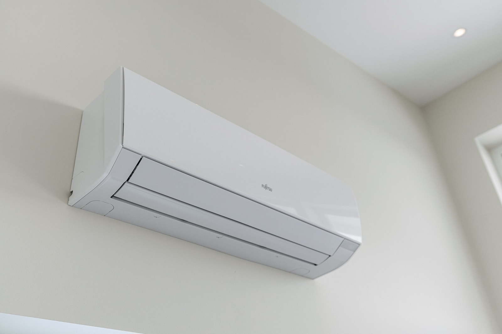 Boligen har en luft til luft varmepumpe. Galleribilde