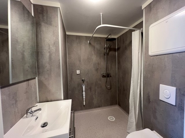 Eksempel standard på bad. Dette er inspirasjonskilde fra en annen eiendom Galleribilde