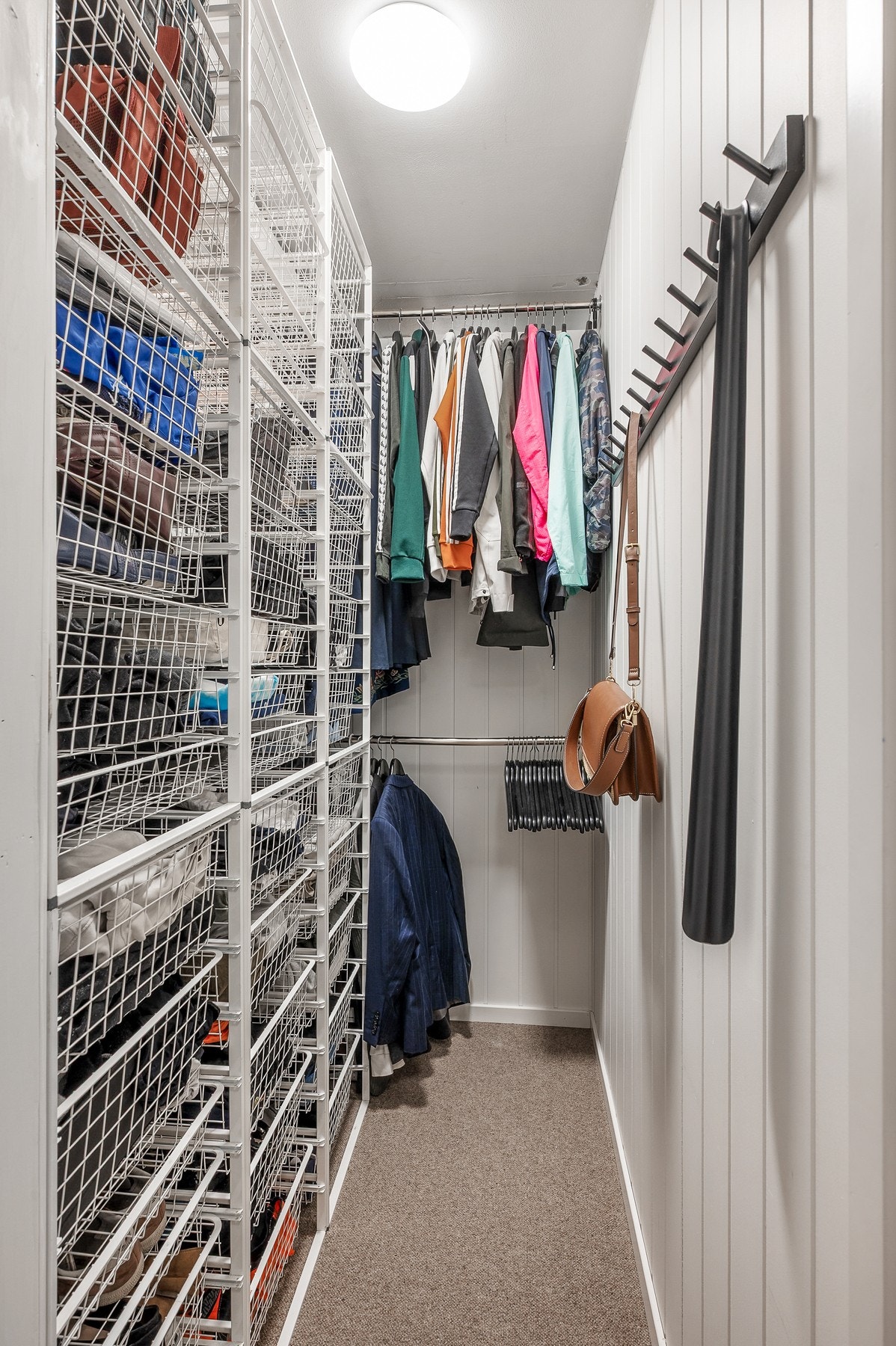 Bod/omkledningsrom i tilknytning til entreen. Galleribilde