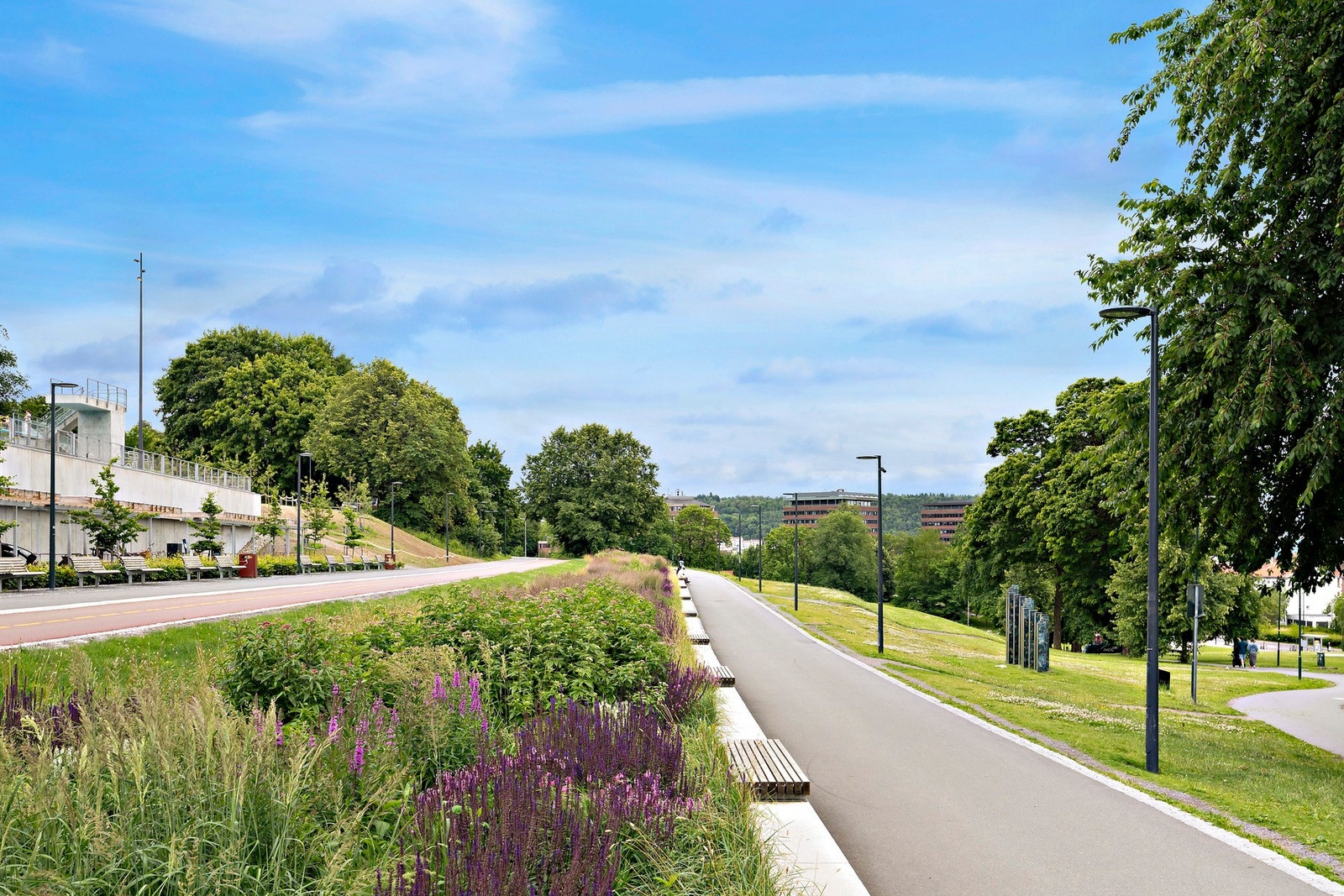 Nyt nærområdets rolige parker og stier - ideelt for både hverdagstur og helgelufting Galleribilde