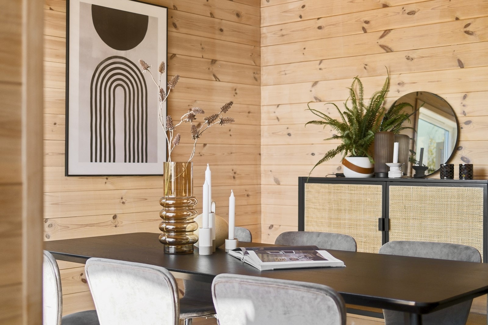 Et ypperlig sted å nyte trivelige måltider på hytta. Galleribilde