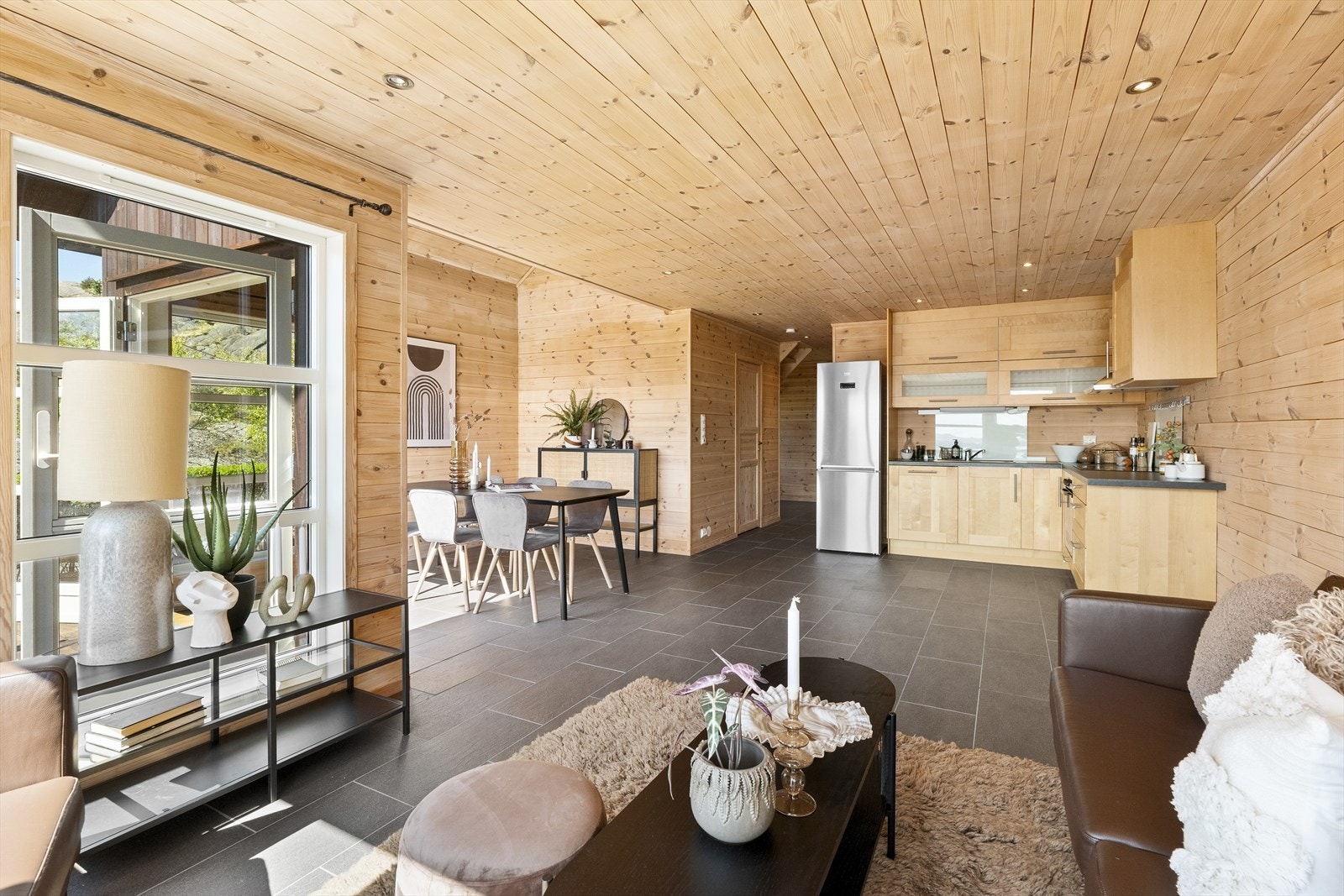 God plass til sosiale sammenkomster på hytta! Galleribilde