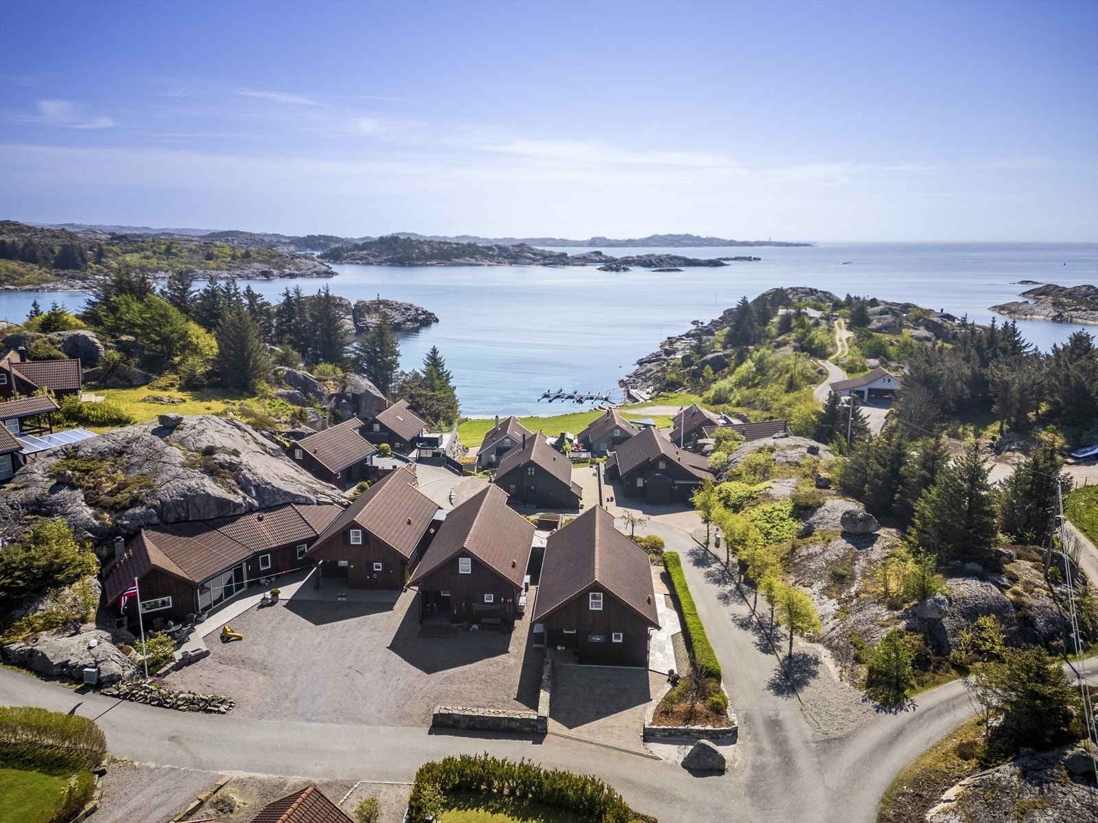 Vassvikveien 46 presenteres av Geir Inge Skåra v/DNB Eiendom. Galleribilde