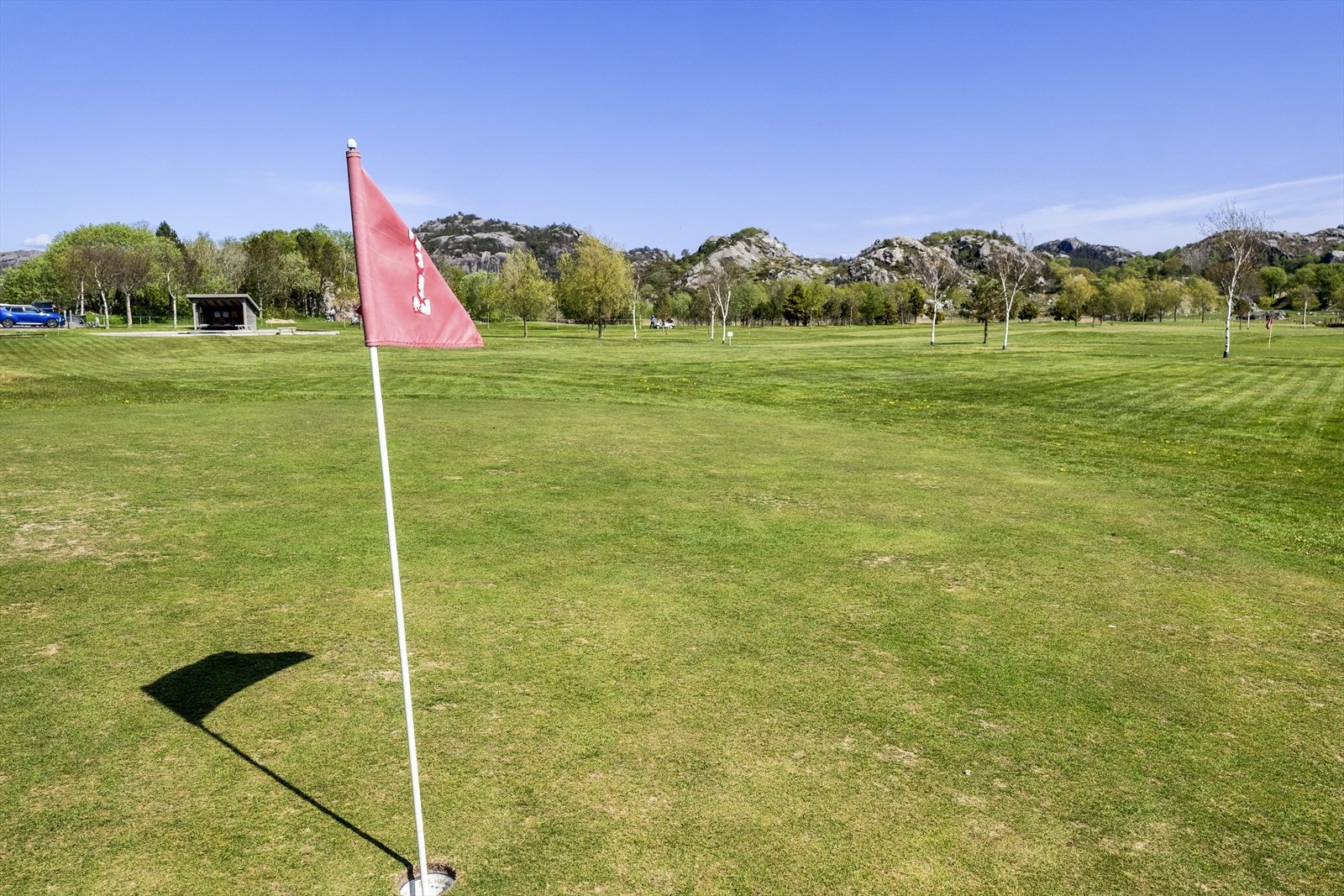 For golfentusiaster finnes det golfbane i Maurholen og på Ogna. Galleribilde
