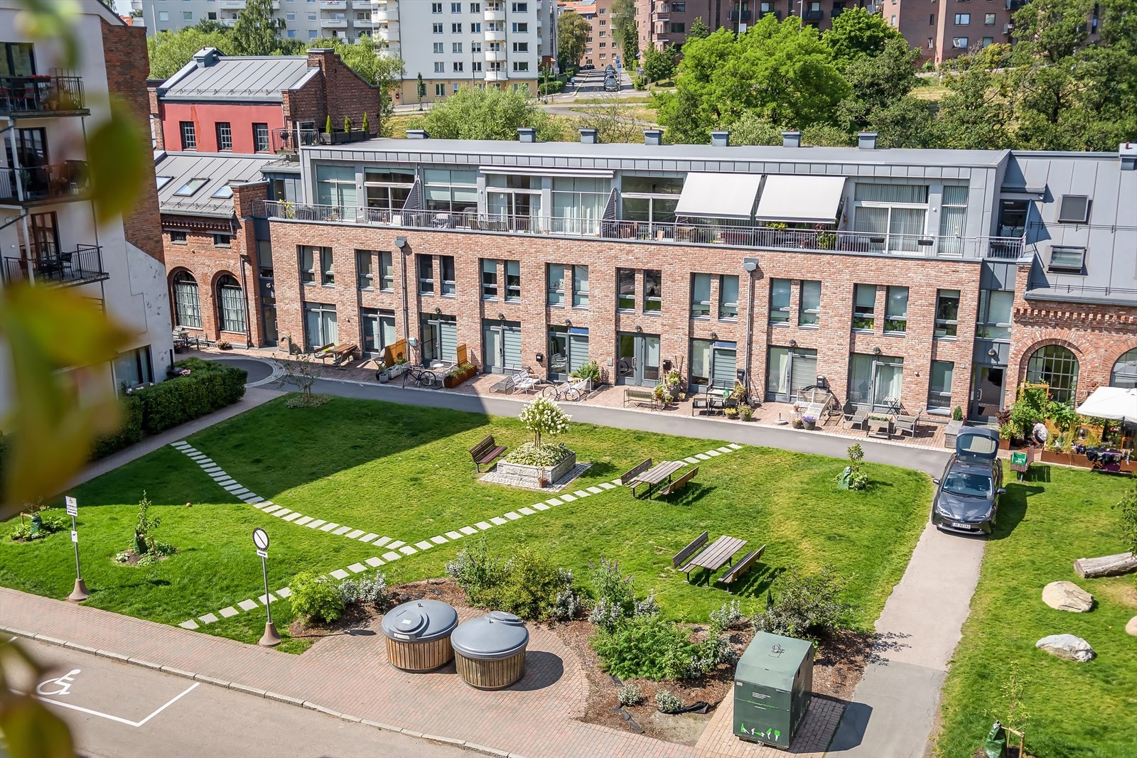 Fra balkongen har du en flott utsikt over nærområdet Galleribilde