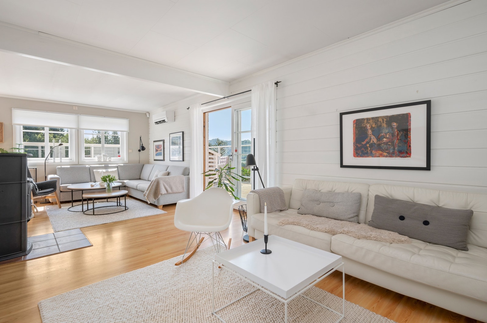 Fra stuen har man direkte utgang til en romslig balkong på hele 42 kvm. Galleribilde