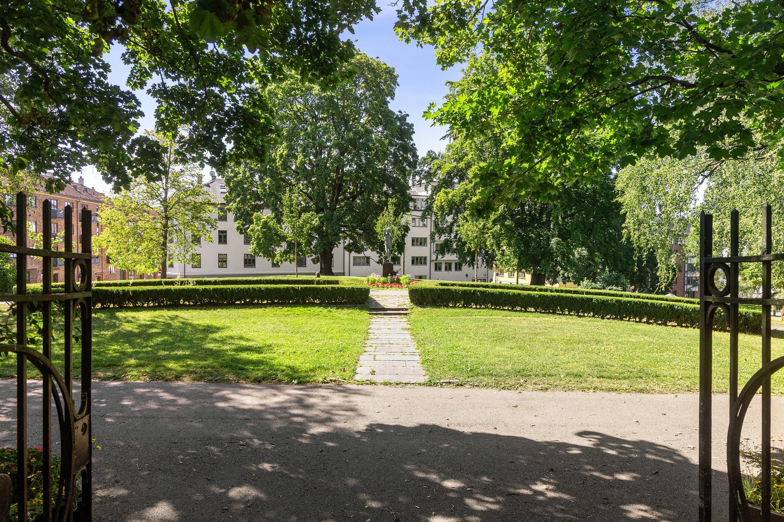 Du har flere turområder og grøntanlegg rett ved - hvor herlig er ikke det? Galleribilde