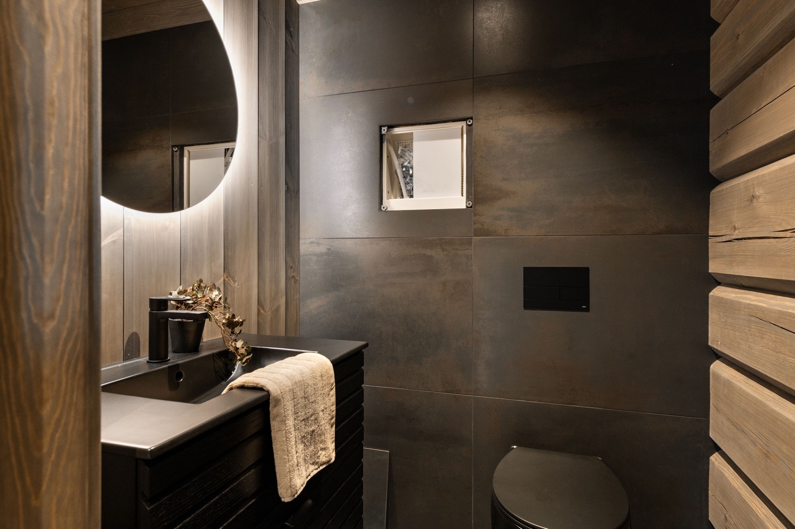 Gjeste WC i plan 1. Galleribilde