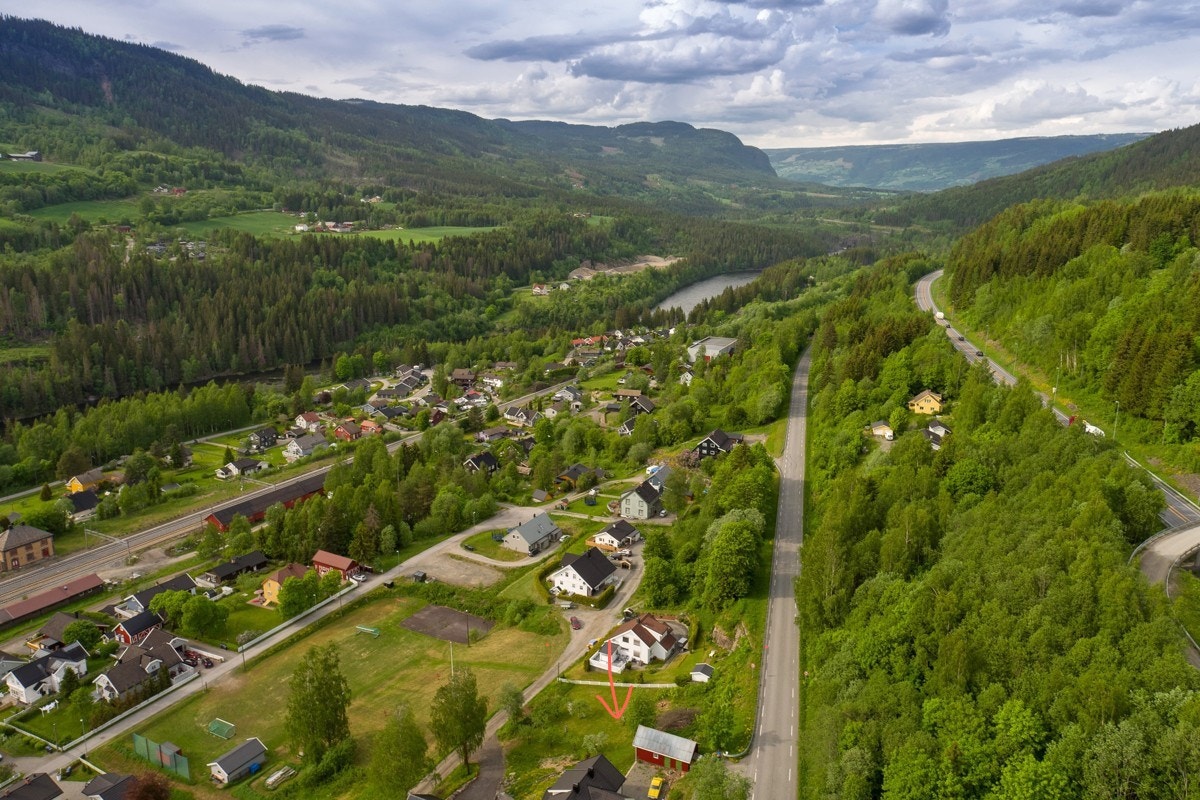 Gode kommunikasjonsmuligheter med skolebuss, bybuss og alpint-buss til Hafjell på vinteren. Galleribilde