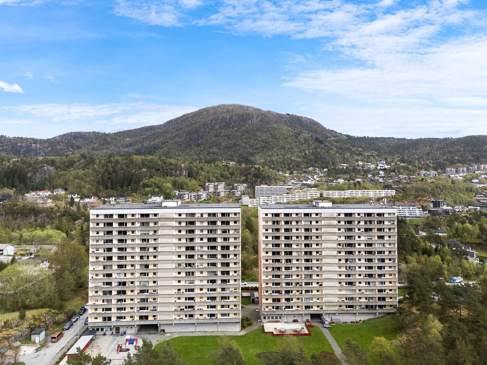 Den fine beliggenheten passer både for den urbane og den turglade. Velkommen til visning! Galleribilde