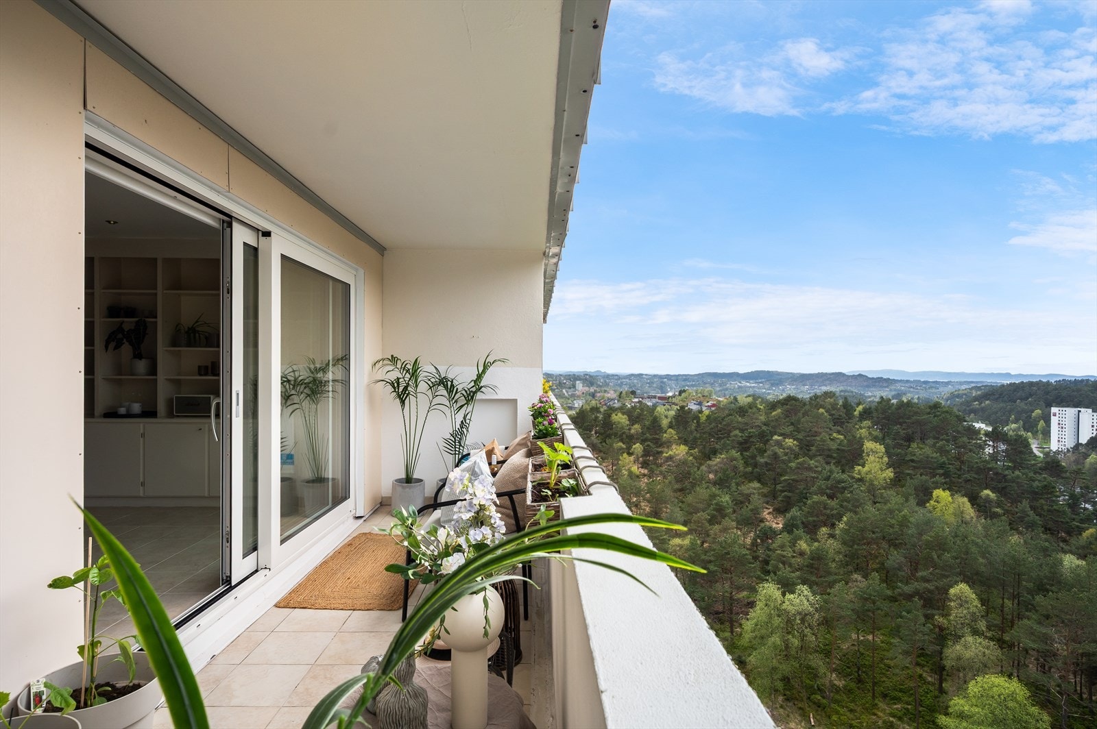 En flott leilighet med helt fantastisk panoramautsikt! Galleribilde