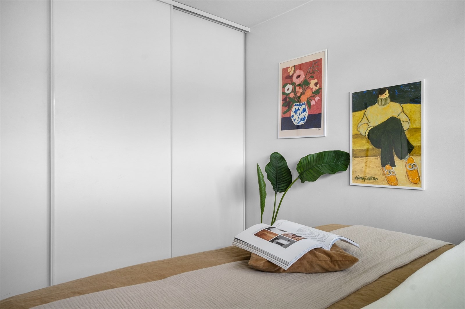 Dette rommet er også godt utstyrt med garderobeløsning. Galleribilde