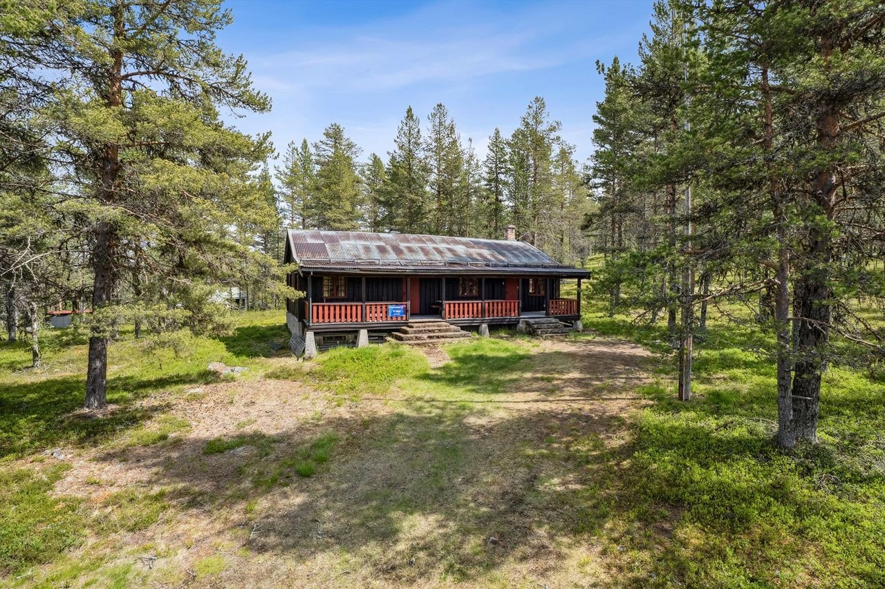 Eiendommen ligger usjenert til i naturskjønne omgivelser Galleribilde