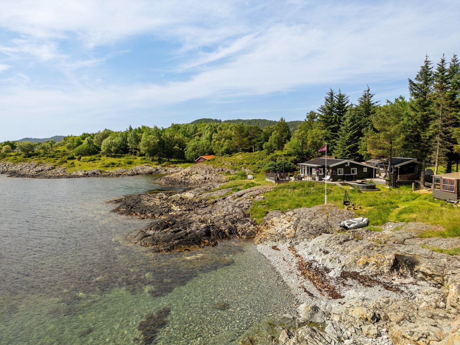 Tar du kjøreturen litt lengre, kan Brygga på Ansnes og Knarrlagsund by på særdeles hyggelige spisesteder med god mat basert på tradisjonelle oppskrifter. Galleribilde