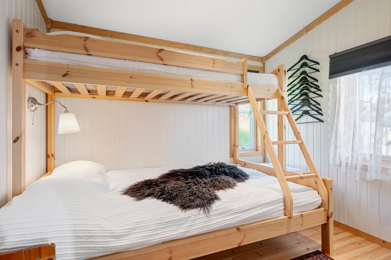 Soverom 2 er på 6 kvm og er innredet med køyeseng. Galleribilde