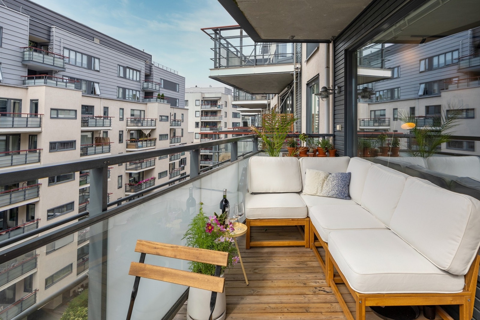 Leiligheten ligger høyt og fritt i 6. etasje med enkel heisadkomst. Flott utsikt mot Bestumkilen og Bygdøy Galleribilde