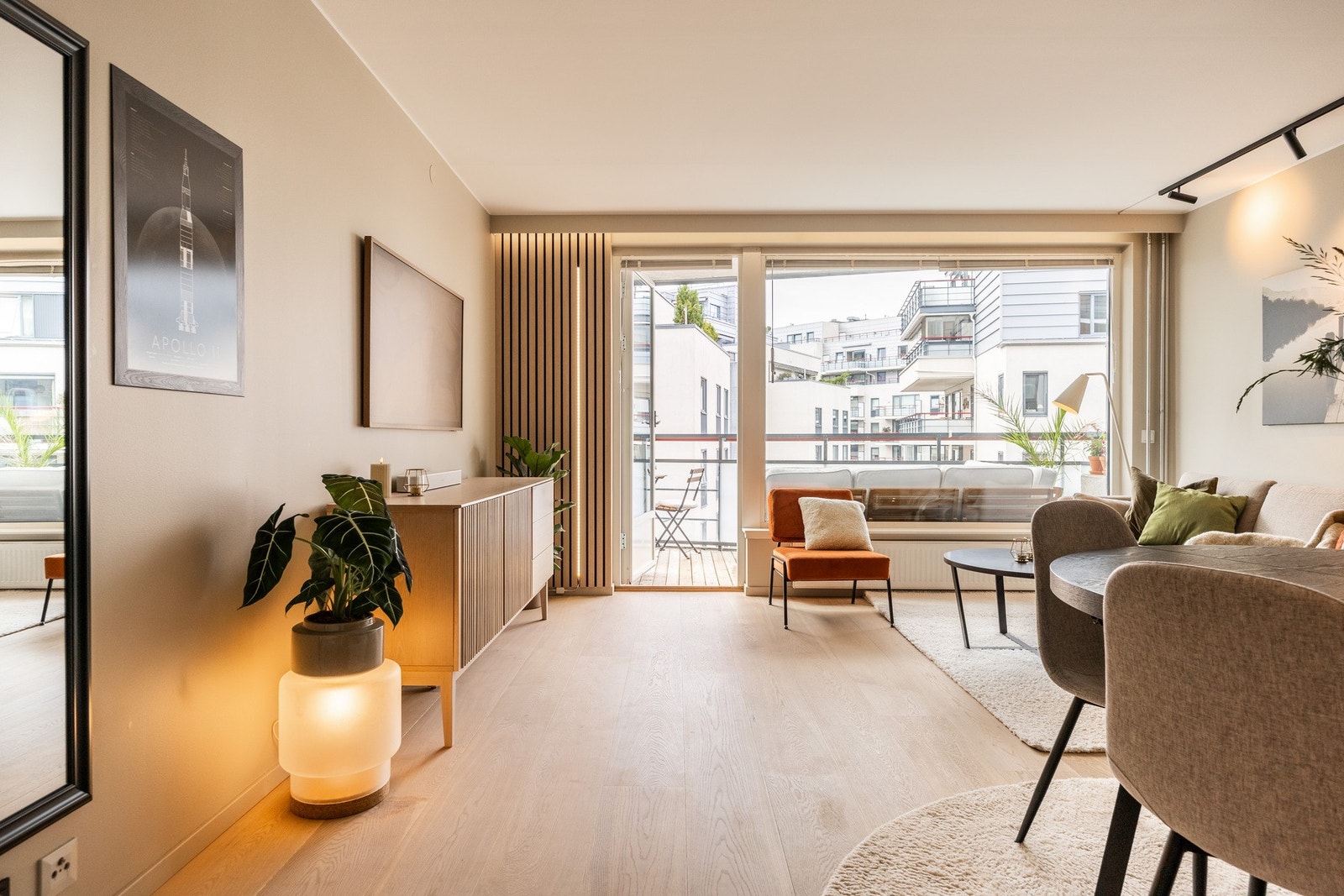 Hele leiligheten har gjennomgående høy standard, så dette er boligen for deg som vil flytte rett inn. Galleribilde