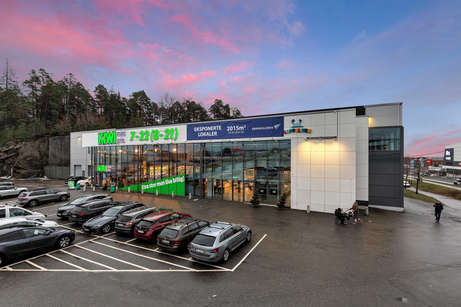 Inngangsparti til 2 etg felles med dagligvaren Galleribilde