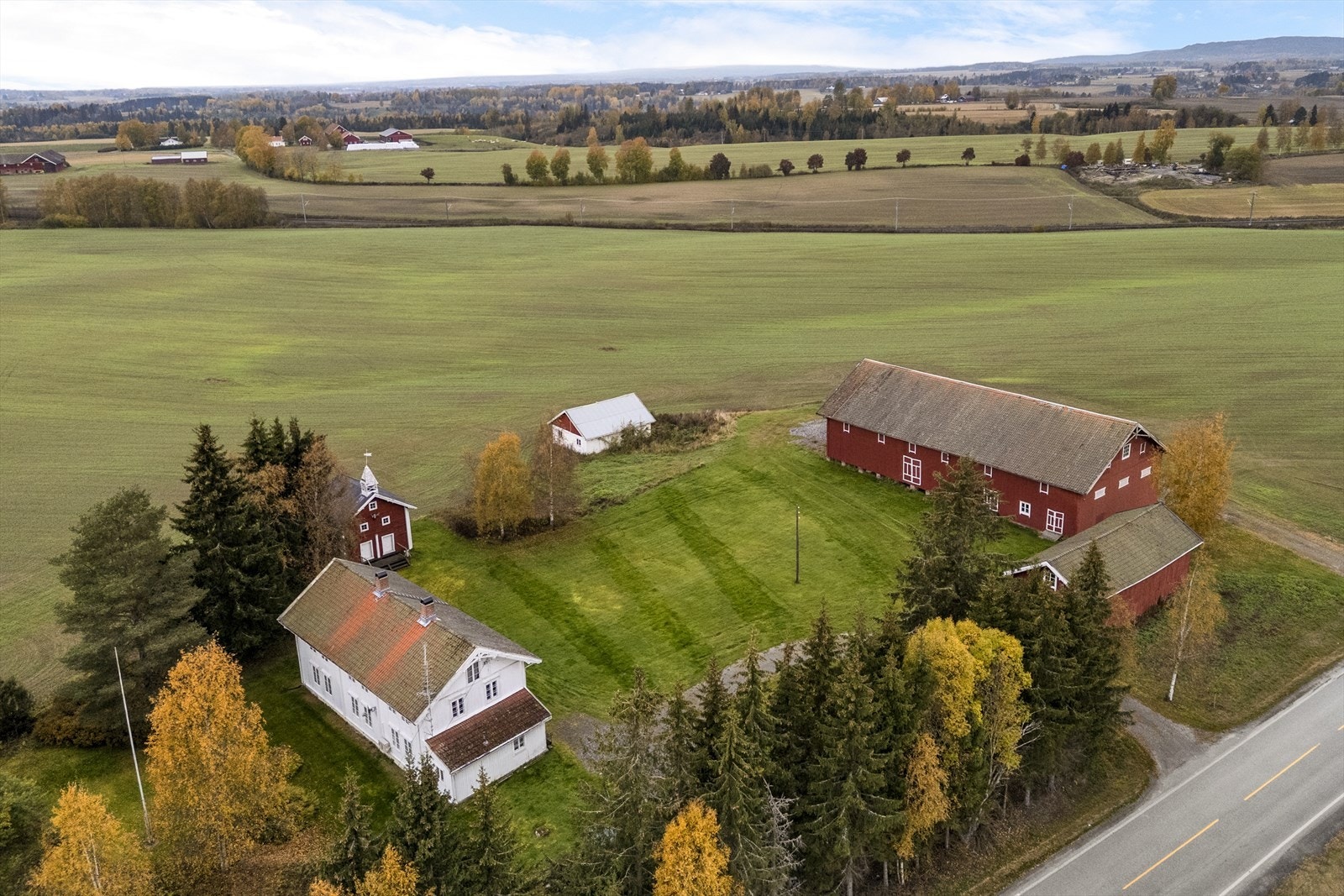 Eiendommen er usjenert og solrik Galleribilde
