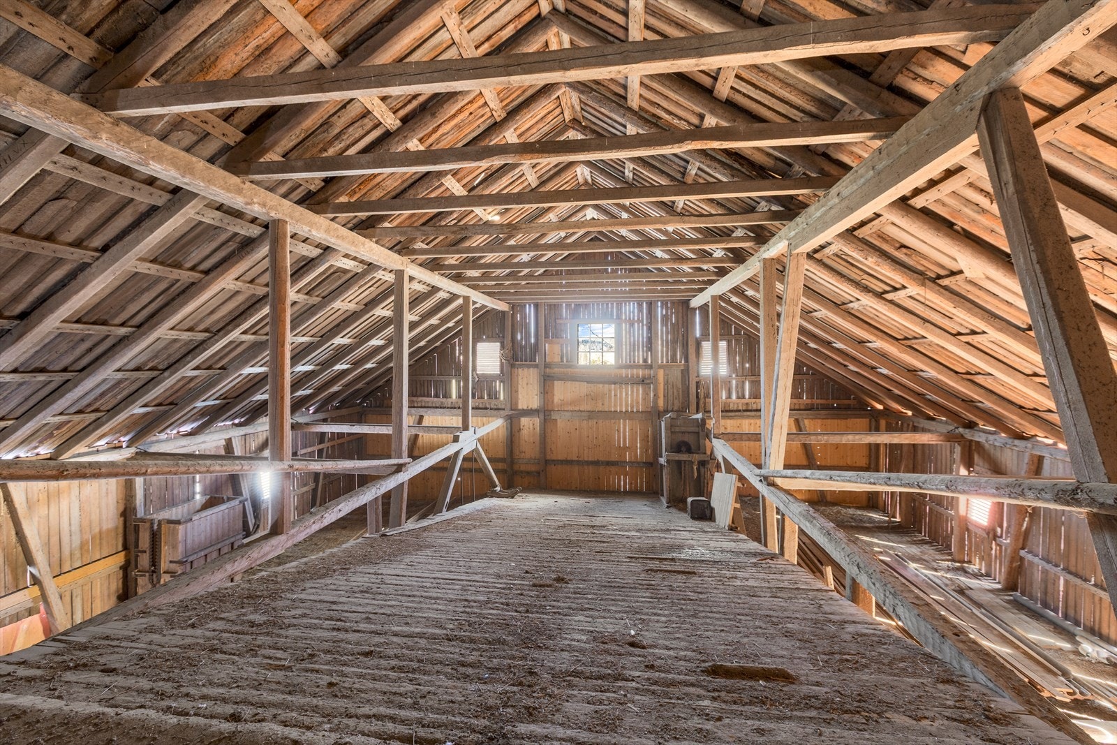 Låven innvendig Galleribilde