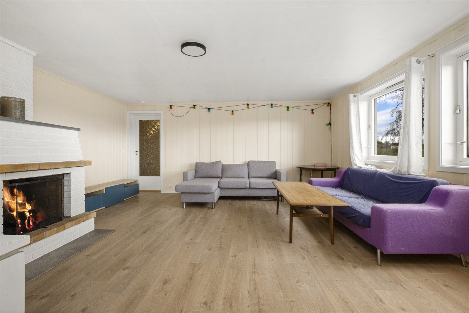 Flott peis midt i stua Galleribilde