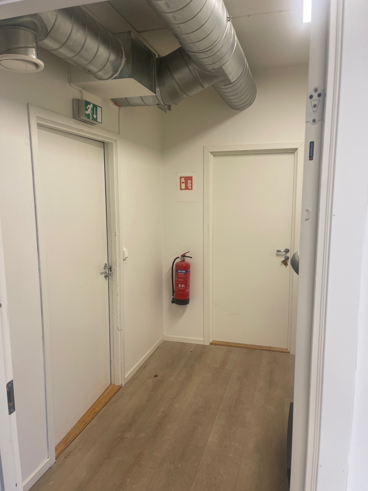 Entre til kontor Galleribilde