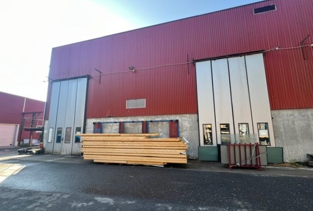 Hall 1 - to kjøreporter mot vest Galleribilde