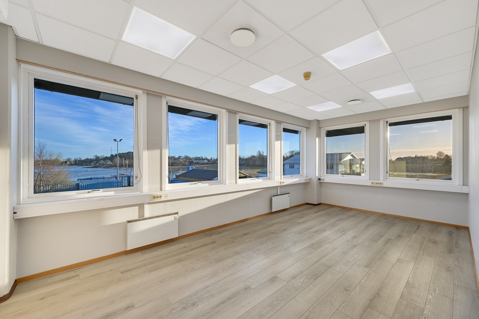 Ledig kontor Galleribilde