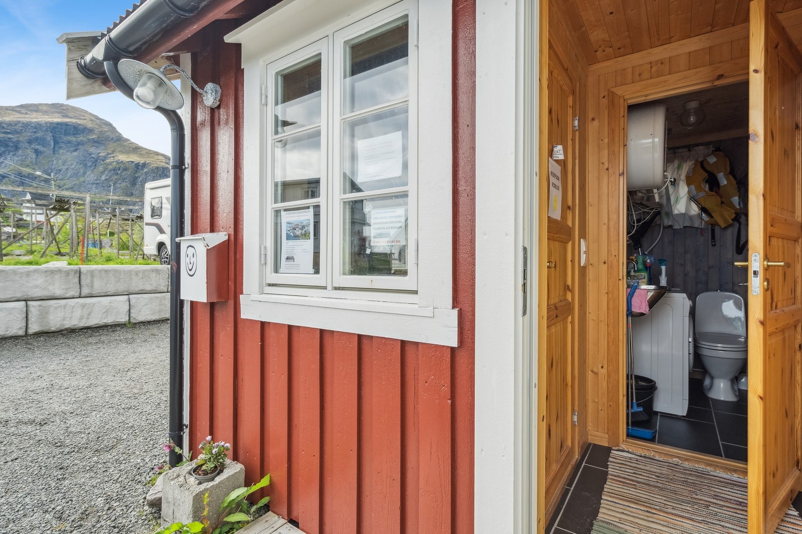 Å-veien 104. Resepsjonen. Galleribilde