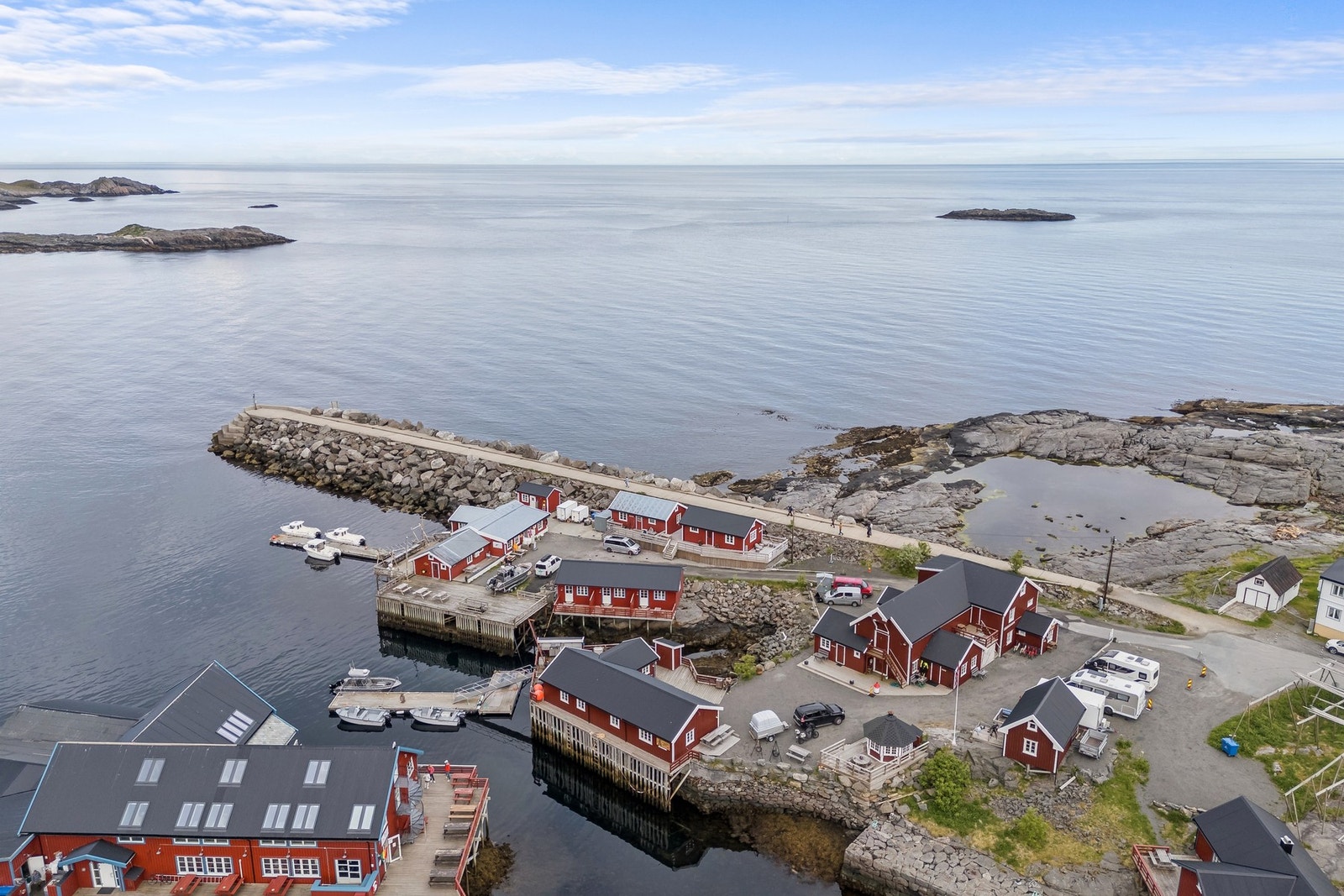 Å-veien 104 Presentert av EiendomsMegler 1. Galleribilde