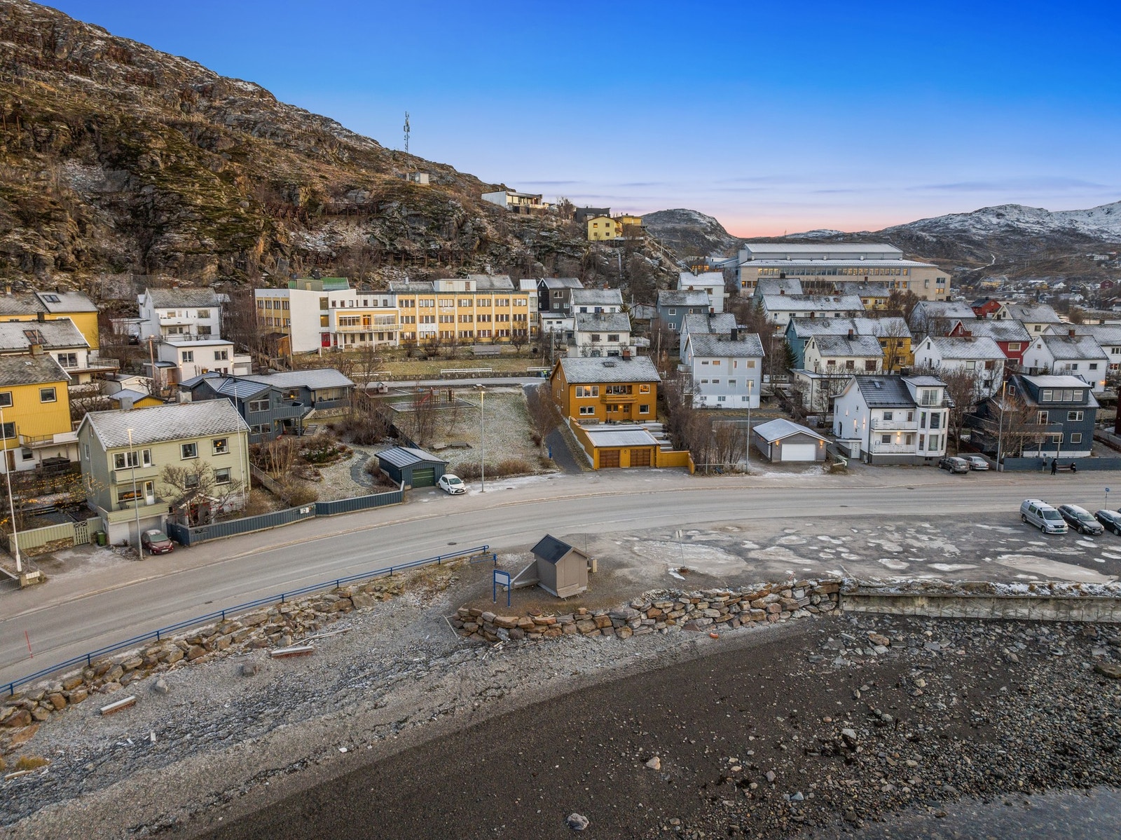 Eiendommen er i Hammerfest Sentrum. Galleribilde