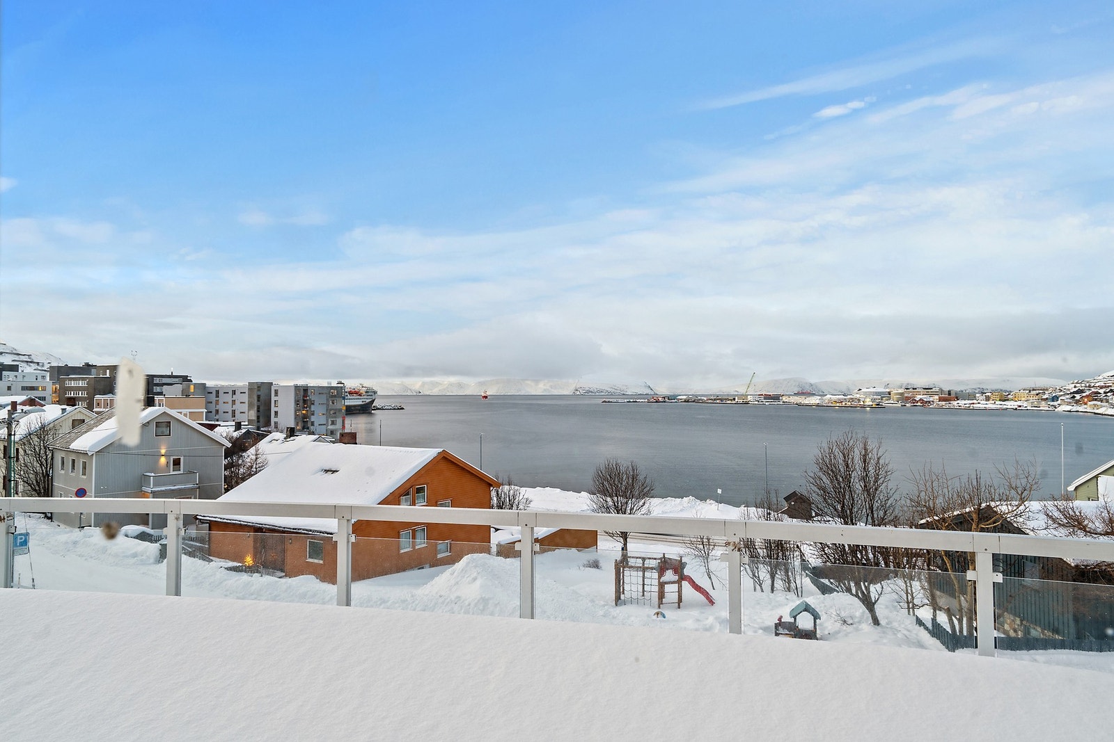 Utmerket utsikt. Håja i bakgrunnen Galleribilde