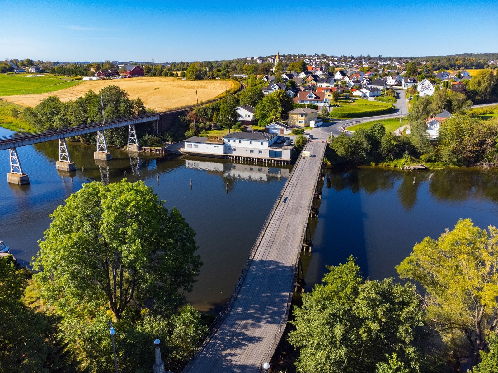 Beliggenhet rett ved vannet Galleribilde