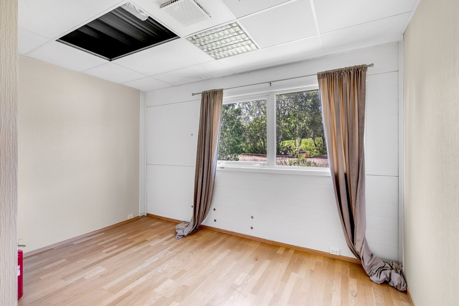 Mulig kontor i bakkant Galleribilde