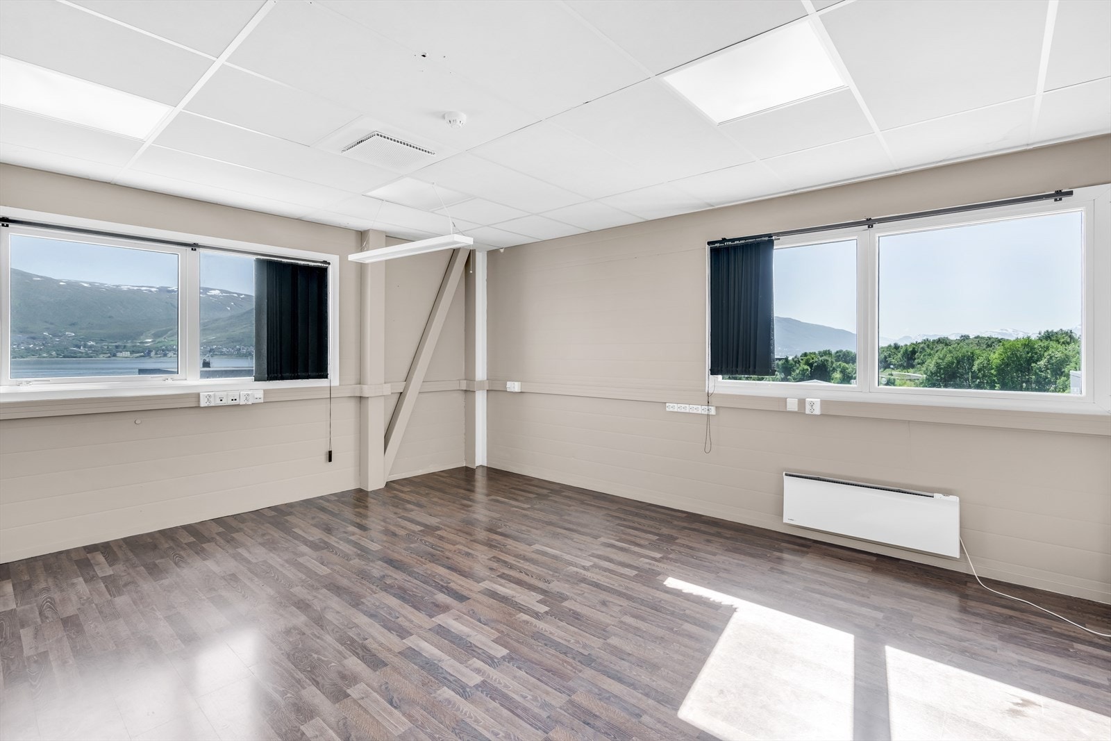 Stort hjørnekontor Galleribilde