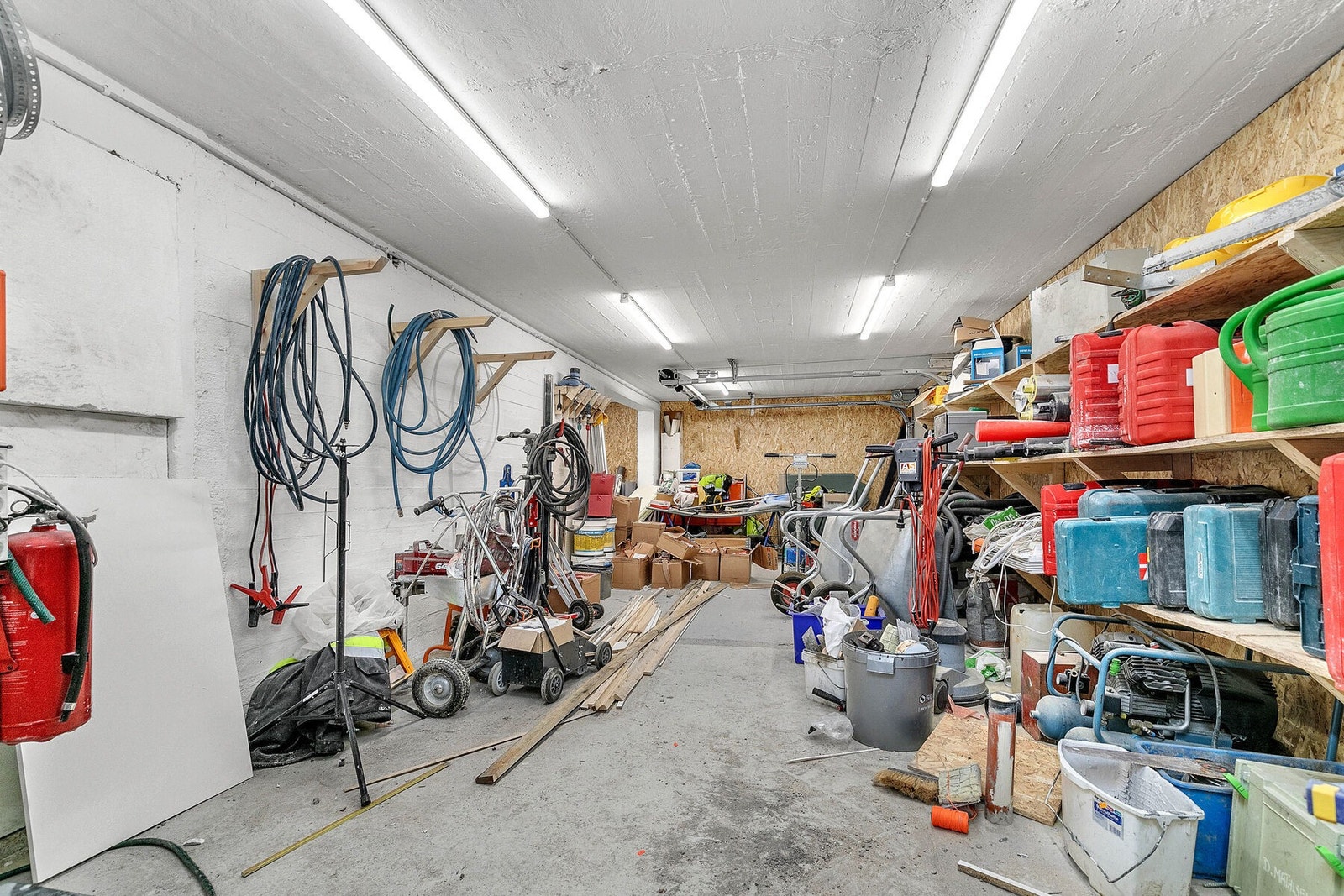 Kjelleretasje - Lager Galleribilde