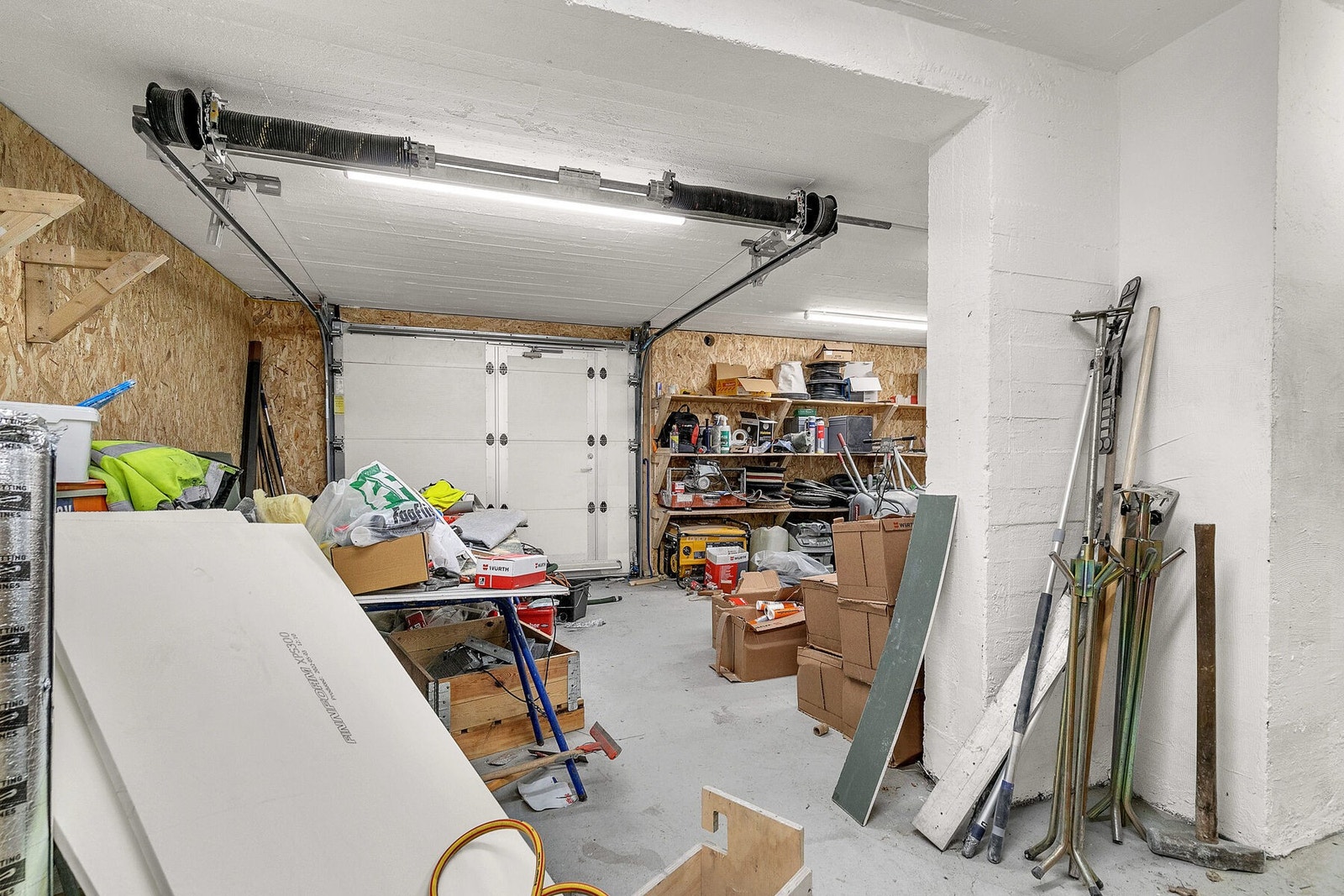 Kjelleretasje - Lager 5 Garasje Galleribilde