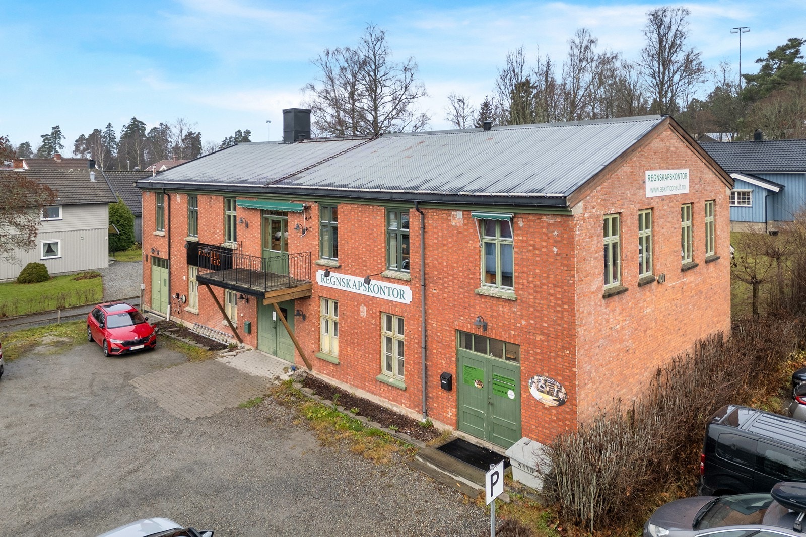 Bygget er fra tidlig 1900-tallet med div. omgjøringer på tidlig 2000 tallet. Galleribilde