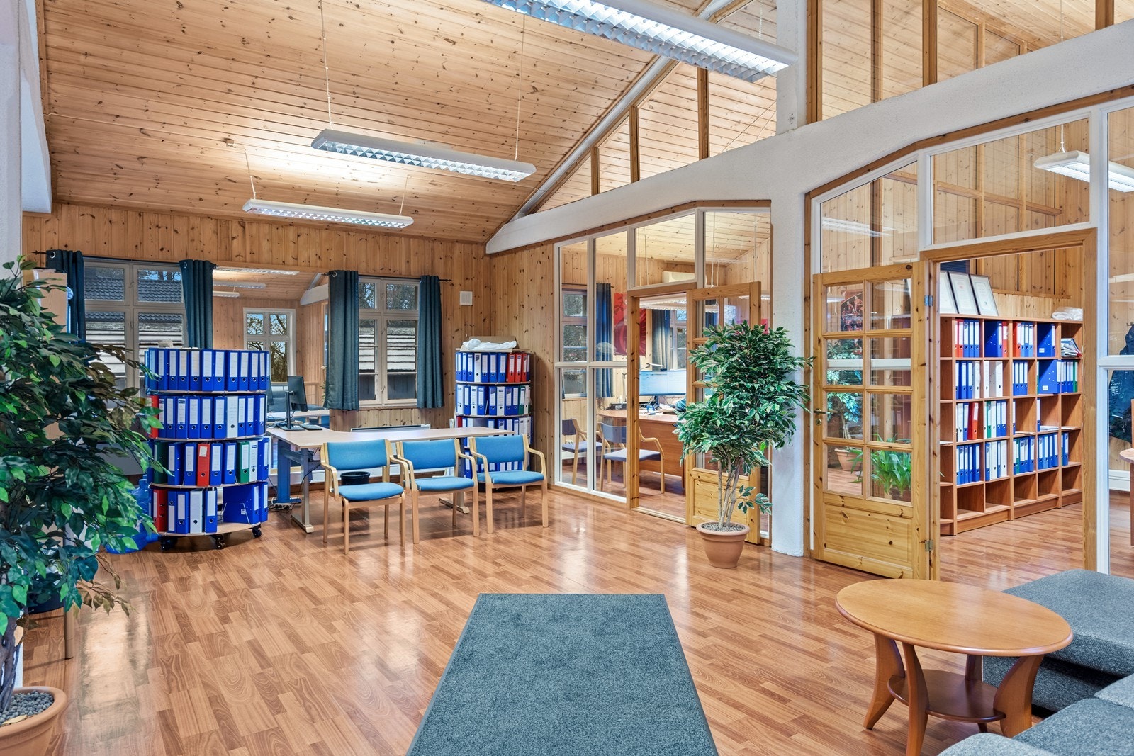 2 store separate kontorrom finner vi også i 2.etg. Galleribilde