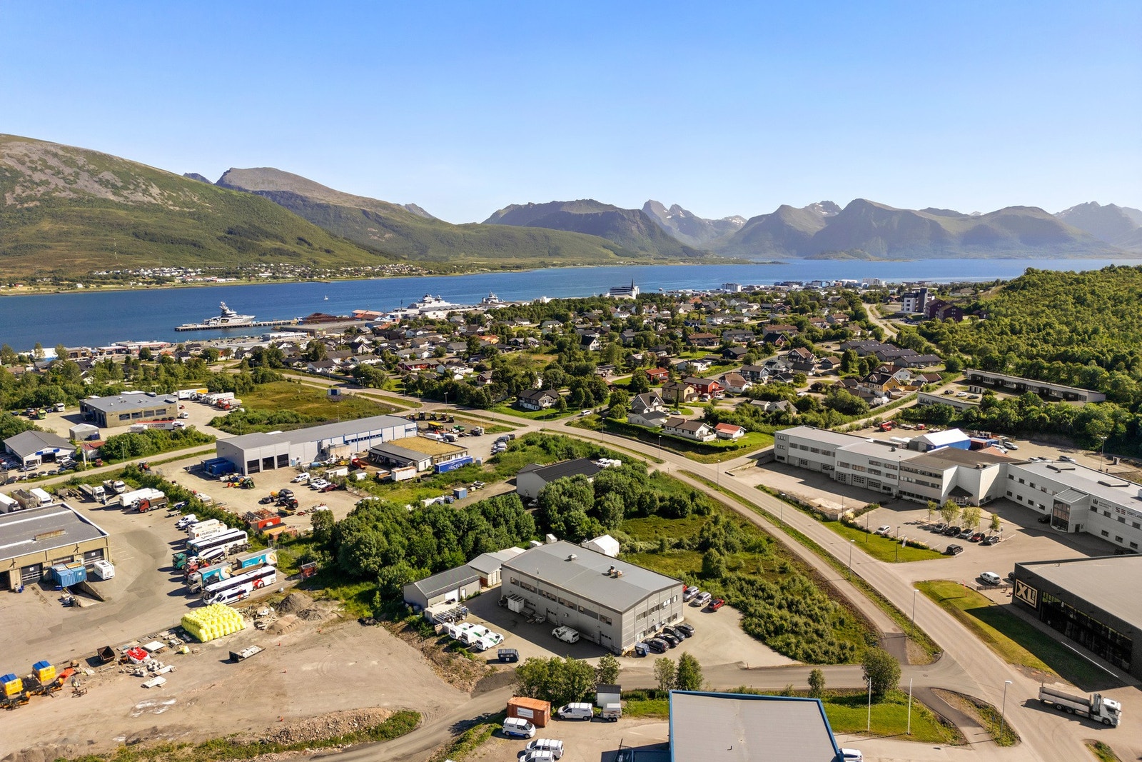 Fin beliggenhet i attraktivt næringsområde. Galleribilde