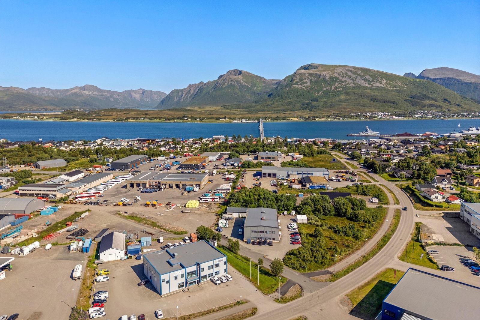 Fin beliggenhet i attraktivt næringsområde. Galleribilde