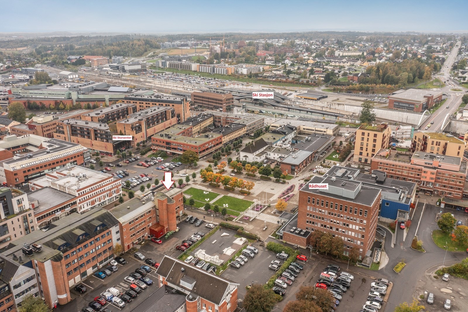 Få minutters gangavstand til Ski stasjon med hyppige avganger og kun 11 minutters reisetid til Oslo sentrum. Galleribilde