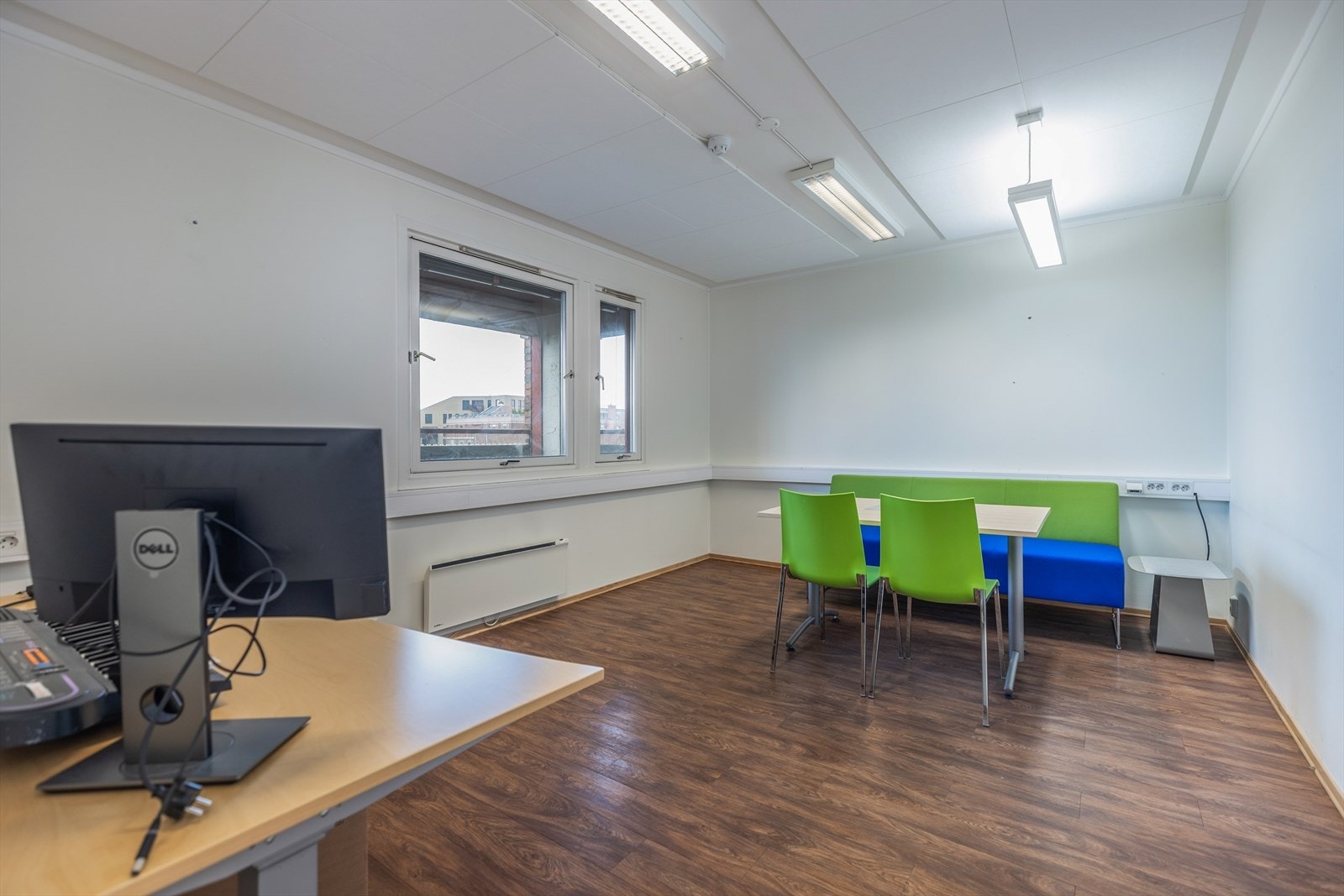 Et stort kontor på 27 kvm. som kan deles. Galleribilde