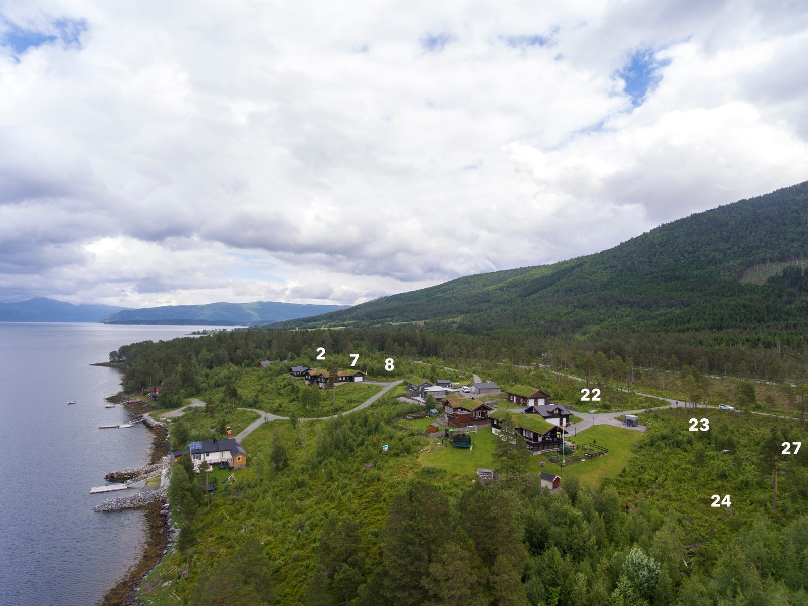 Åsprong hyttefelt er et flott hyttefelt med brygge, flytebrygge og muligheter for naust Galleribilde