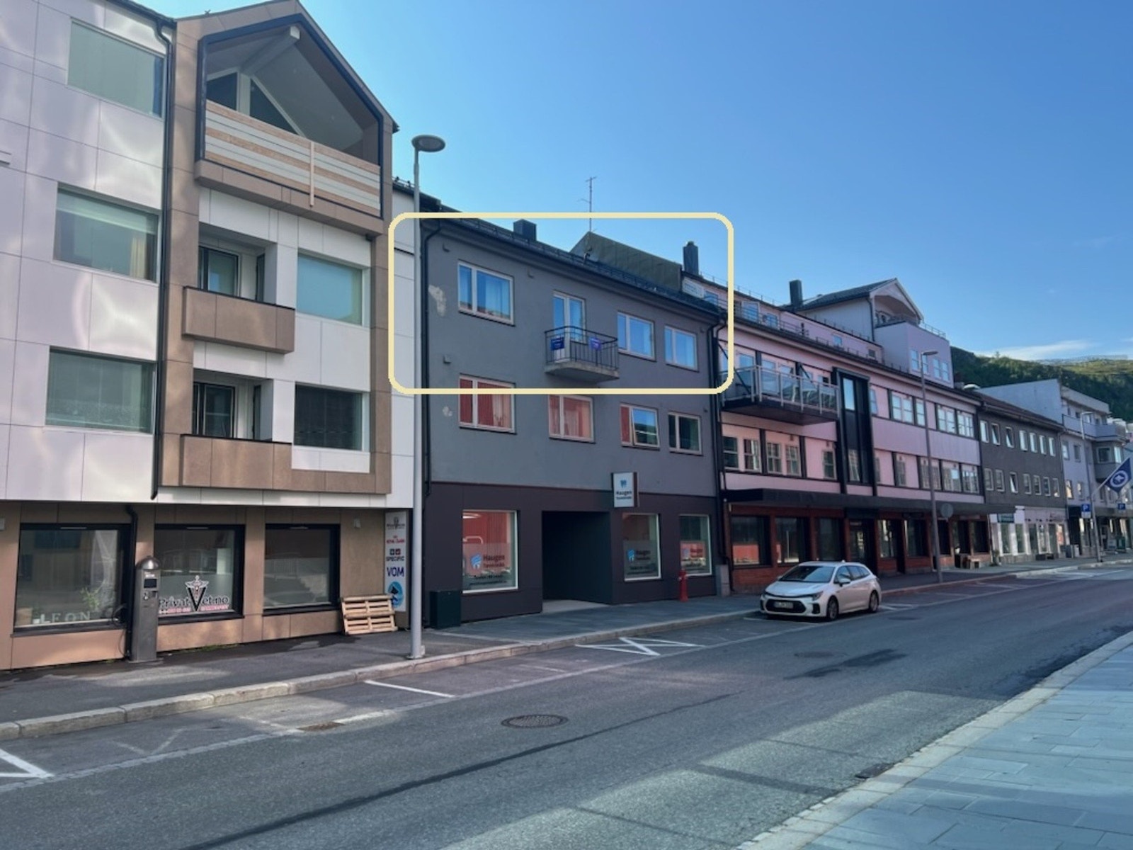 Velkommen til Strandgata 41 - 301 - Klassisk bygårdsleilighet over en hel etasje samt loft Galleribilde