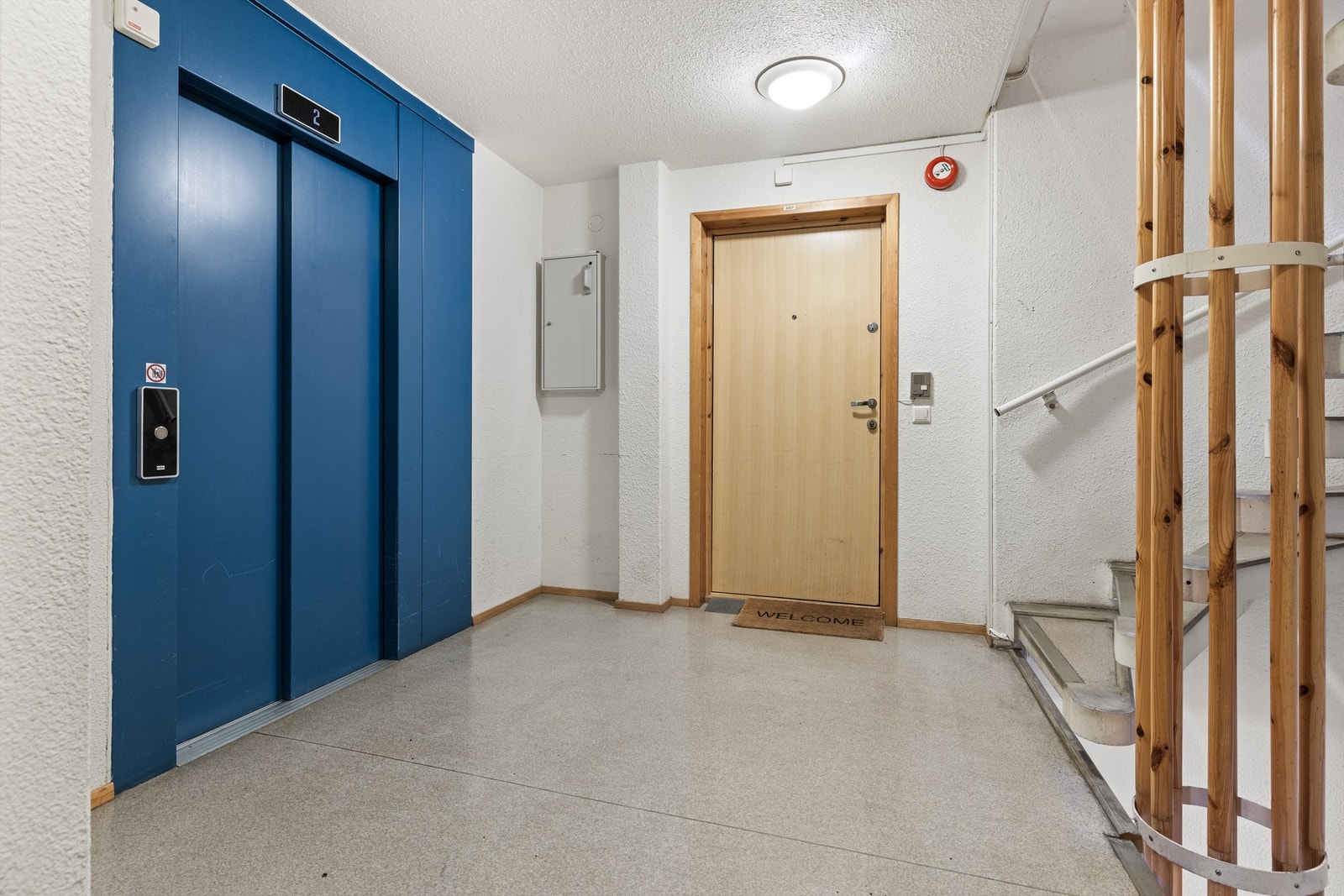 Godt kollektivtilbud med trikk, buss og T-bane i gangavstand. Buss 20, 21, 30 og 31 stopper i nærheten, og trikkelinjene 11, 12 og 18 går hyppig fra Birkelunden. T-bane og flybuss fra Carl Berner. Galleribilde