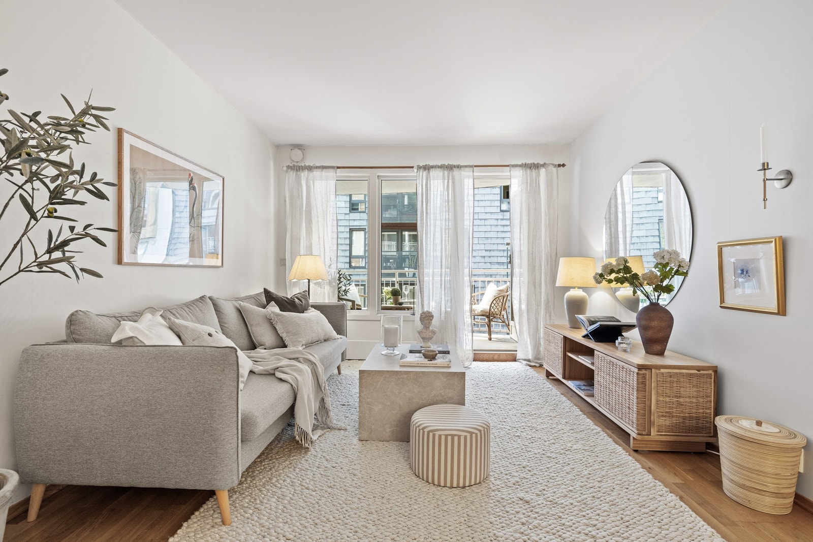 Beliggende på idylliske Rodeløkka, med kort vei til parker, elva og alt Grünerløkka har å by på. Galleribilde